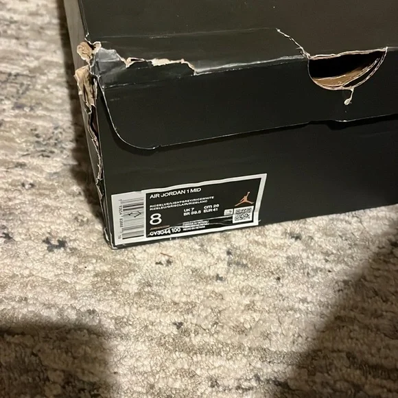 Nike Air Jordan 1 Mid Milan - Picture 6 of 8